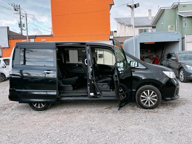 セレナ2.0ハイウェイスター 4WD　ローンが不安な方＜優遇ローン＞1年保証　寒冷地仕様　両側パワースライド 
