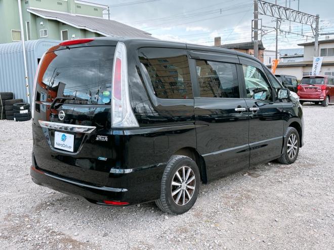 セレナ2.0ハイウェイスター 4WD　ローンが不安な方＜優遇ローン＞1年保証　寒冷地仕様　両側パワースライド 