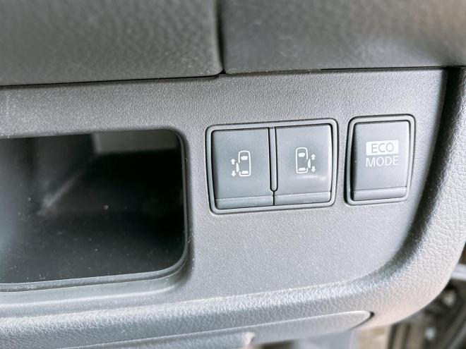 セレナ2.0ハイウェイスター 4WD　ローンが不安な方＜優遇ローン＞1年保証　寒冷地仕様　両側パワースライド 