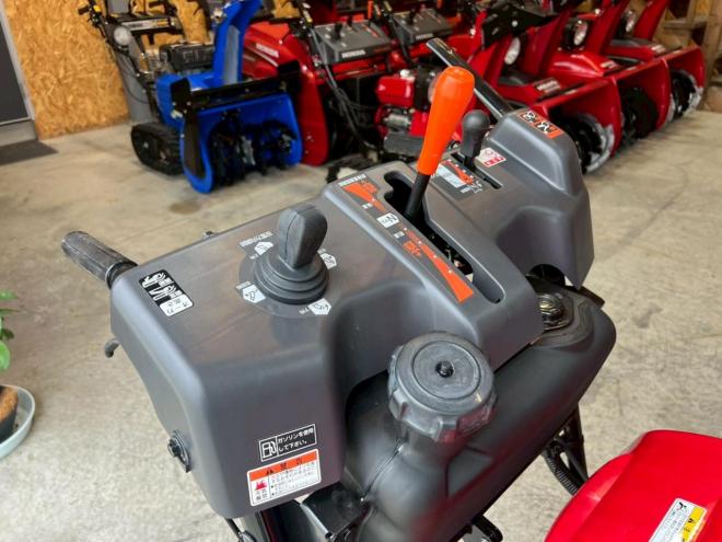 除雪機ホンダ　HSS1170i！ハイブリッド！美品！