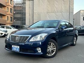クラウン　ロイヤル 3.0 ロイヤルサルーン i-Four 4WD　スペシャルパッケージ 3000