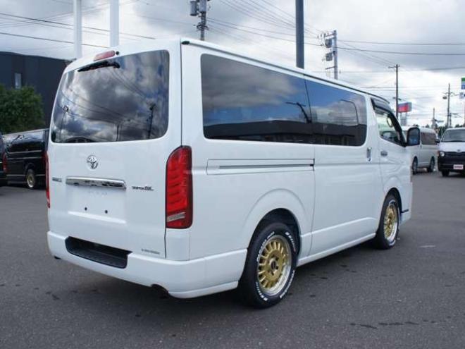 ハイエースバン2.8 スーパーGL ダークプライムII ロングボディ ディーゼルターボ 4WD　ESSEXバージョン　FスポイラーVer3&サイドライナー&リアライナー　CRSフラットベッドキット　ESSEX　ENCD17インチAW　ヨコハマPARADA17インチ　ESSEX3Dフロアマット 2800