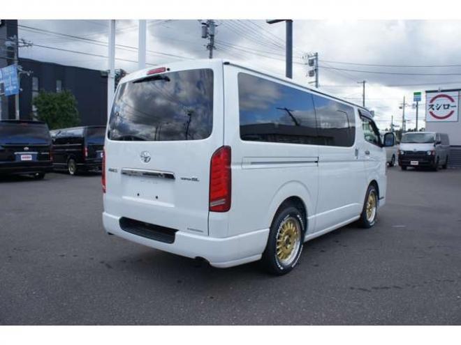 ハイエースバン2.8 スーパーGL ダークプライムII ロングボディ ディーゼルターボ 4WD　ESSEXバージョン　FスポイラーVer3&サイドライナー&リアライナー　CRSフラットベッドキット　ESSEX　ENCD17インチAW　ヨコハマPARADA17インチ　ESSEX3Dフロアマット 2800
