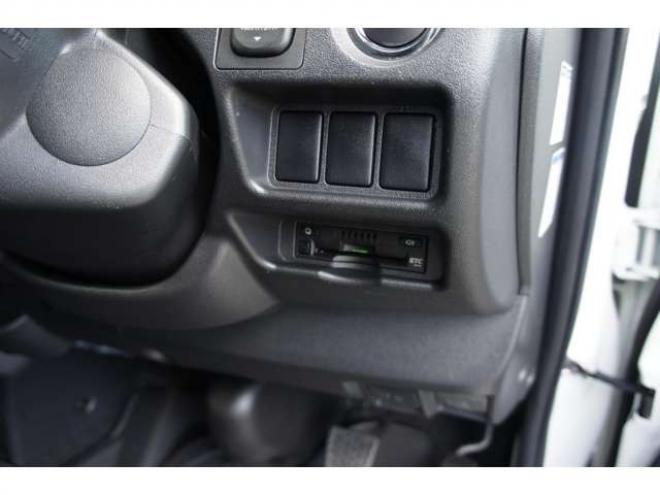 ハイエースバン2.8 スーパーGL ダークプライムII ロングボディ ディーゼルターボ 4WD　ESSEXバージョン　FスポイラーVer3&サイドライナー&リアライナー　CRSフラットベッドキット　ESSEX　ENCD17インチAW　ヨコハマPARADA17インチ　ESSEX3Dフロアマット 2800