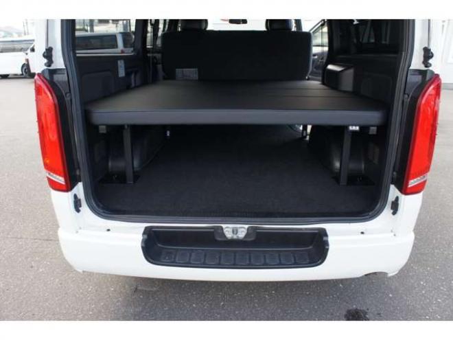 ハイエースバン2.8 スーパーGL ダークプライムII ロングボディ ディーゼルターボ 4WD　ESSEXバージョン　FスポイラーVer3&サイドライナー&リアライナー　CRSフラットベッドキット　ESSEX　ENCD17インチAW　ヨコハマPARADA17インチ　ESSEX3Dフロアマット 2800