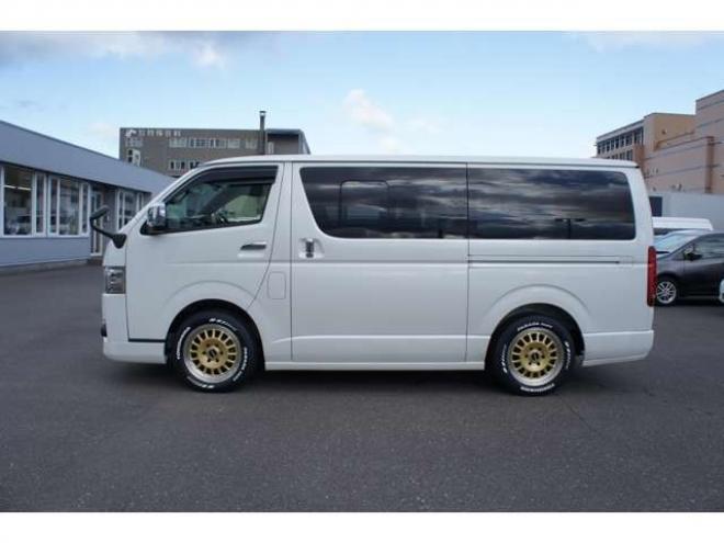 ハイエースバン2.8 スーパーGL ダークプライムII ロングボディ ディーゼルターボ 4WD　ESSEXバージョン　FスポイラーVer3&サイドライナー&リアライナー　CRSフラットベッドキット　ESSEX　ENCD17インチAW　ヨコハマPARADA17インチ　ESSEX3Dフロアマット 2800