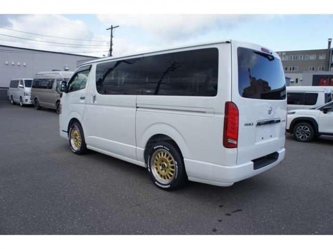 ハイエースバン2.8 スーパーGL ダークプライムII ロングボディ ディーゼルターボ 4WD　ESSEXバージョン　FスポイラーVer3&サイドライナー&リアライナー　CRSフラットベッドキット　ESSEX　ENCD17インチAW　ヨコハマPARADA17インチ　ESSEX3Dフロアマット 2800
