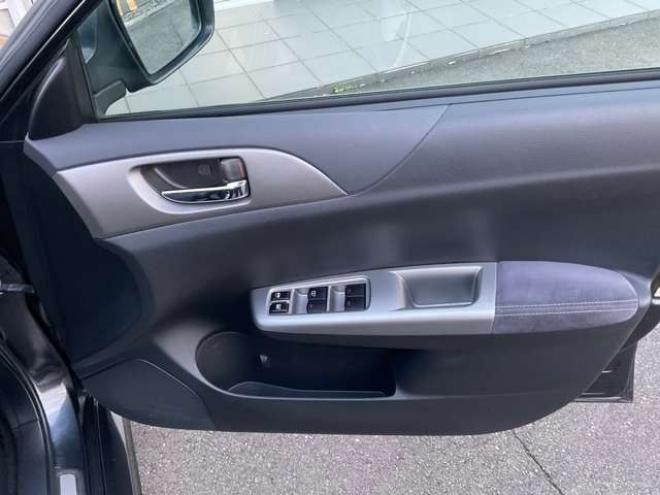 インプレッサハッチバックSTI 2.0 WRX 4WD　Defi3連メーター(ブースト計・油温計・油圧計)　ETC　運転席パワーシート　プッシュスタート 2000