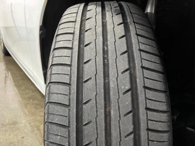 マークXプレミアム　Ｆｏｕｒ　本州仕入　寒冷地仕様　禁煙車　ＷＡＫＯＳバリアスコーティング済　純正１６インチＡＷ　純正１６ＡＷ＋スタッドレスタイヤ付　純正ナビ（フルセグ地デジ　ＤＶＤ再生　Ｂｌｕｅｔｏｏｔｈ対応）＋バックカメラ　純正ハーフレザーシート　前後ドライブレコーダー　クルーズコントロール　ＰＵＳＨスタート　スマートキー　ミラーヒーター　両席パワーシート　タイミングチェーン車　ＨＩＤヘッドライト　横滑り防止装置　ＥＴＣ 4WD 2500 4Dr