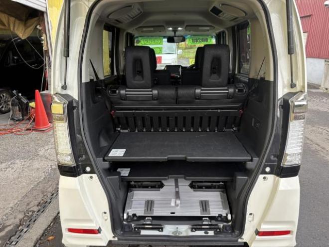 N-BOX+（店長おすすめコミコミ車）カスタムG Lパッケージ 4WD 660 5Dr