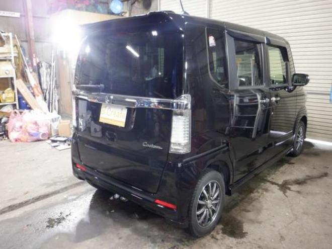 N-BOXカスタムG ターボSSパッケージ 4WD　ナビ・TV・Bluetooth・Bカメラ・両側電動・車検新規2年・ターボ・リアモニター・前席シートヒーター・CTBA・Aストップ・HID・オートライト 660