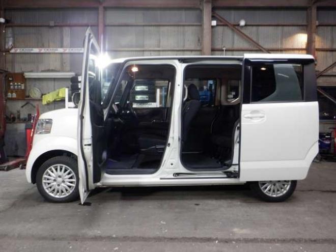 N-BOXG SSパッケージ 4WD　ナビ・TV・Bカメラ・B/T・両側電動・前席シートヒーター・アイドリングストップ・スマートキー・プッシュスタート・CTBA・ライトレベライザー・ミラーヒーター・ETC 660