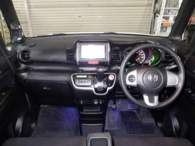 N-BOXG SSパッケージ 4WD　ナビ・TV・Bカメラ・B/T・両側電動・前席シートヒーター・アイドリングストップ・スマートキー・プッシュスタート・CTBA・ライトレベライザー・ミラーヒーター・ETC 660