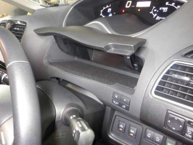 セレナ2.0 ハイウェイスター Vエアロモード+Safety アドバンストセーフティ パッケージ 4WD　本州仕入・後期型・ナビ・TV・アラウンドビューモニター・両側電動・リアヒーター・LEDヘッドライト・クルコン・インテリキー・プッシュスタート・アイドリングストップ・純正エンスタ・衝突軽減・ETC 2000