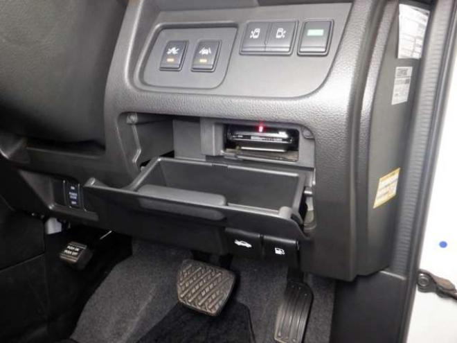 セレナ2.0 ハイウェイスター Vエアロモード+Safety アドバンストセーフティ パッケージ 4WD　本州仕入・後期型・ナビ・TV・アラウンドビューモニター・両側電動・リアヒーター・LEDヘッドライト・クルコン・インテリキー・プッシュスタート・アイドリングストップ・純正エンスタ・衝突軽減・ETC 2000