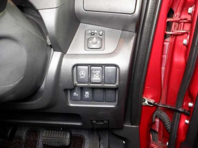 eKスペースカスタム G eアシスト 4WD　本州仕入・ナビ・TV・Bカメラ・パワスラ・スマートキー・プッシュスタート・HID・衝突軽減・アイドリングストップ・フォグランプ・リア席サーキュレーター・純正AW 660