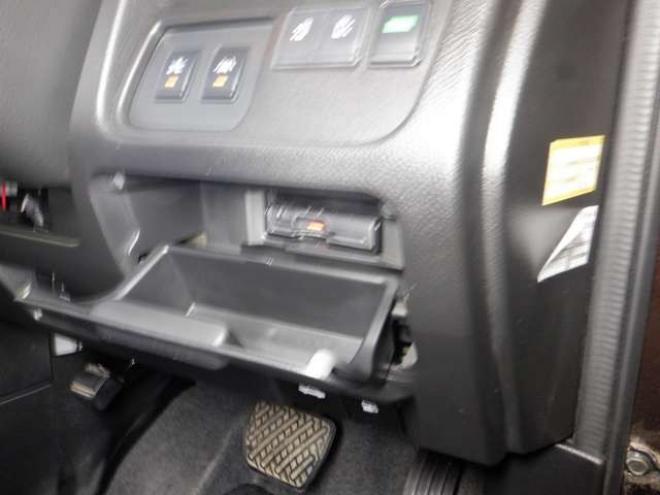 セレナ2.0 ハイウェイスター Vセレクション+SafetyII 4WD　本州仕入・後期型・ナビ・TV・B/T・アラウンドビューモニター・両側電動・リアヒーター・フリップダウンモニター・LEDヘッドライト・インテリキー・プッシュスタート・クルコン・アイドリングストップ・ 2000