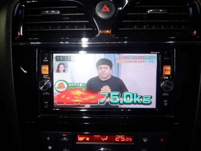 セレナ2.0 ハイウェイスター Vセレクション+SafetyII 4WD　本州仕入・後期型・ナビ・TV・B/T・アラウンドビューモニター・両側電動・リアヒーター・フリップダウンモニター・LEDヘッドライト・インテリキー・プッシュスタート・クルコン・アイドリングストップ・ 2000