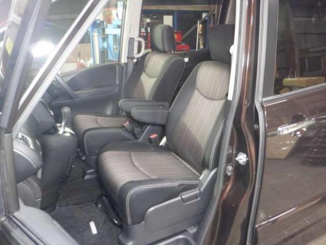 セレナ2.0 ハイウェイスター Vセレクション+SafetyII 4WD　本州仕入・後期型・ナビ・TV・B/T・アラウンドビューモニター・両側電動・リアヒーター・フリップダウンモニター・LEDヘッドライト・インテリキー・プッシュスタート・クルコン・アイドリングストップ・ 2000