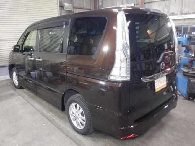セレナ2.0 ハイウェイスター Vセレクション+SafetyII 4WD　本州仕入・後期型・ナビ・TV・B/T・アラウンドビューモニター・両側電動・リアヒーター・フリップダウンモニター・LEDヘッドライト・インテリキー・プッシュスタート・クルコン・アイドリングストップ・ 2000