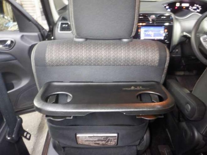 セレナ2.0 ハイウェイスター Vセレクション+SafetyII 4WD　本州仕入・後期型・ナビ・TV・B/T・アラウンドビューモニター・両側電動・リアヒーター・フリップダウンモニター・LEDヘッドライト・インテリキー・プッシュスタート・クルコン・アイドリングストップ・ 2000