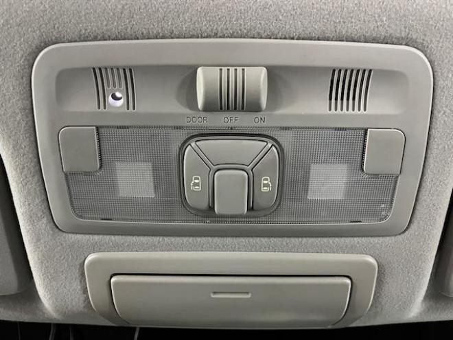 エスティマアエラス　プレミアムエディション　本州仕入　後期型　禁煙車　ＷＡＫＯＳバリアスコーティング済　純正１８インチＡＷ　社外１６ＡＷ＋スタッドレスタイヤ付　両側パワースライドドア　純正ハーフレザーシート　純正ナビ（フルセグ地デジ　ＤＶＤ再生　Ｂｌｕｅｔｏｏｔｈ）＋バックカメラ　前後ドライブレコーダー　ＰＵＳＨスタート　スマートキー　クルーズコントロール　タイミングチェーン車　ＨＩＤ ヘッドライト　ビルトインＥＴＣ 4WD 2400 5Dr