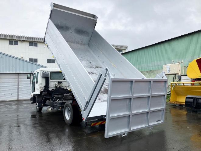 フォワード中古　ワイドファームダンプ5000mm　中型トラック