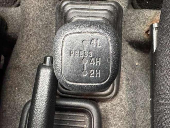キックスRX 4WD　夏冬タイヤ　12か月点検済　下廻り防錆塗装済　Bluetooth 660