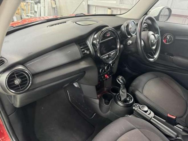 ミニクーパー 3ドア 純正ナビ Bluetooth Bカメラ 正規輸入車 2WD 1500