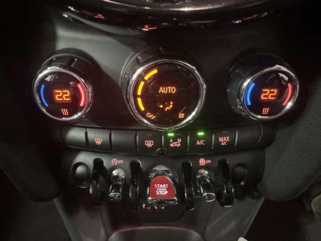 ミニクーパー 3ドア 純正ナビ Bluetooth Bカメラ 正規輸入車 2WD 1500