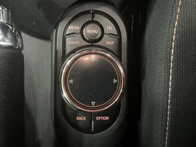 ミニクーパー 3ドア 純正ナビ Bluetooth Bカメラ 正規輸入車 2WD 1500