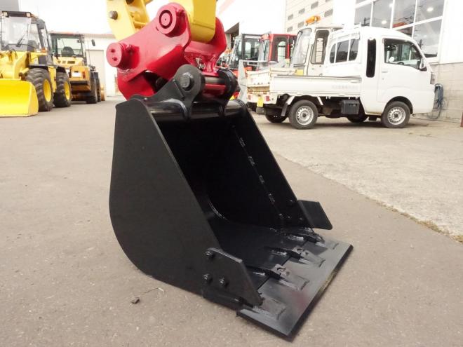 バックホーヤンマー　B6-6A　バケット容量0.2m3