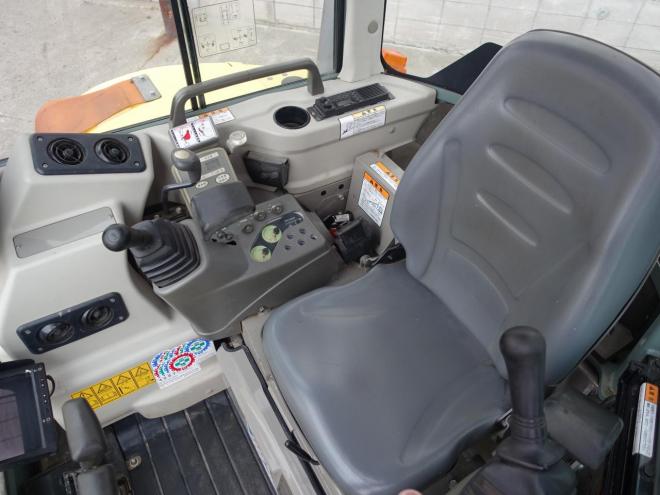 バックホーヤンマー　B6-6A　バケット容量0.2m3