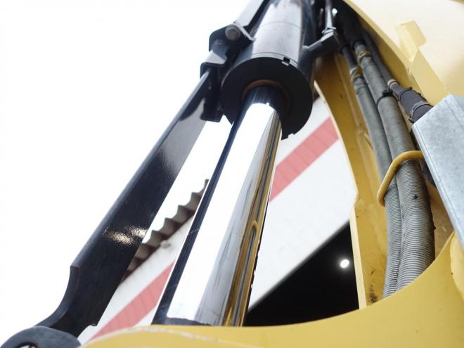 バックホーヤンマー　B6-6A　バケット容量0.2m3