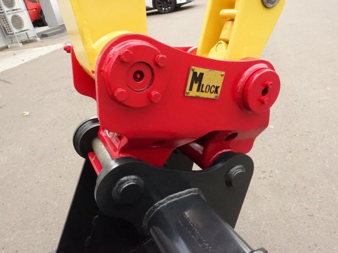 バックホーヤンマー　B6-6A　バケット容量0.2m3