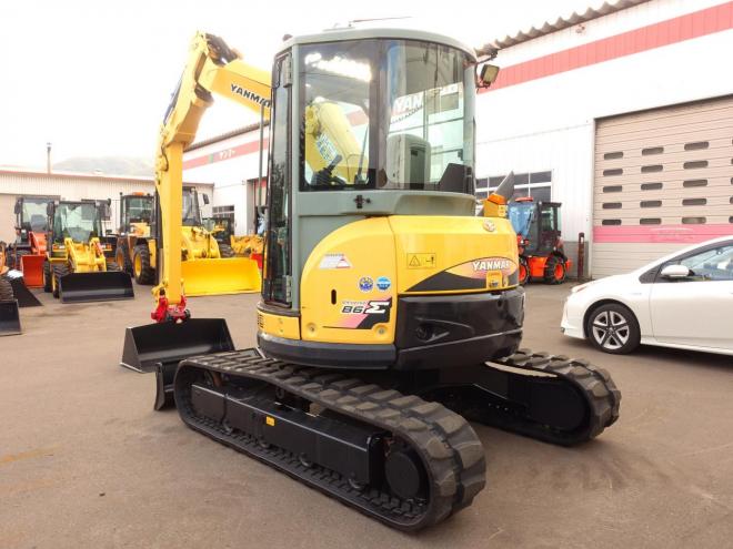 バックホーヤンマー　B6-6A　バケット容量0.2m3