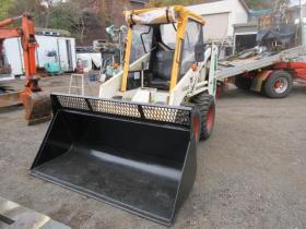 スキッドステアローダ　TCM643 4WD