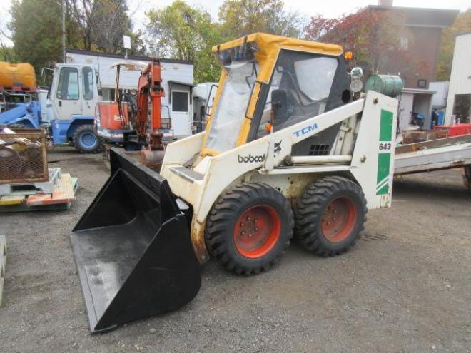 スキッドステアローダTCM643 4WD