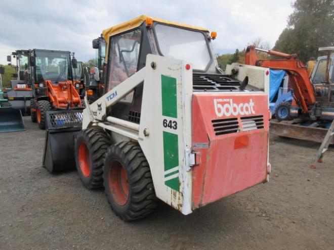 スキッドステアローダTCM643 4WD