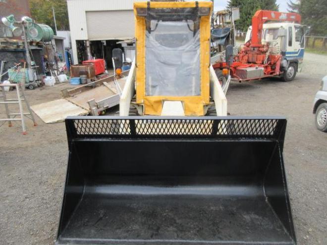 スキッドステアローダTCM643 4WD