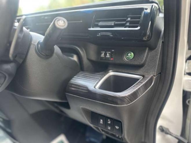 ステップワゴン1.5 スパーダ クールスピリット 4WD ホンダセンシング 純正アルミ パワステ パワーウィンドウ 記録簿 ABS 両側パワースライドドア クルーズコントロール LEDヘッドライト トリプルゾーンフルオートエアコン コンビシート 1500