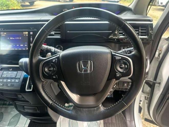ステップワゴン1.5 スパーダ クールスピリット 4WD ホンダセンシング 純正アルミ パワステ パワーウィンドウ 記録簿 ABS 両側パワースライドドア クルーズコントロール LEDヘッドライト トリプルゾーンフルオートエアコン コンビシート 1500