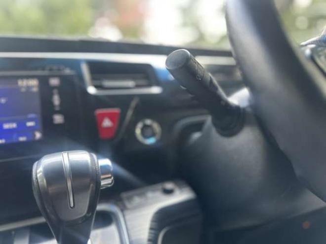 ステップワゴン1.5 スパーダ クールスピリット 4WD ホンダセンシング 純正アルミ パワステ パワーウィンドウ 記録簿 ABS 両側パワースライドドア クルーズコントロール LEDヘッドライト トリプルゾーンフルオートエアコン コンビシート 1500