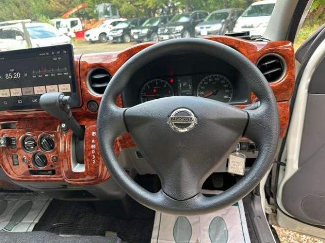 キャラバンNV350 2.5 DX スーパーロングボディ ワイド ハイルーフ ディーゼルターボ 4WD　キャンピングカー　ソーラー充電&走行充電　バッテリーモニター　ツインサブバッテリー　FFヒーター　冷蔵庫　電子レンジ　後席モニター　ETC　換気扇　社外アルミ 2500