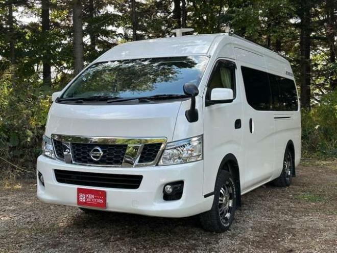 キャラバンNV350 2.5 DX スーパーロングボディ ワイド ハイルーフ ディーゼルターボ 4WD　キャンピングカー　ソーラー充電&走行充電　バッテリーモニター　ツインサブバッテリー　FFヒーター　冷蔵庫　電子レンジ　後席モニター　ETC　換気扇　社外アルミ 2500