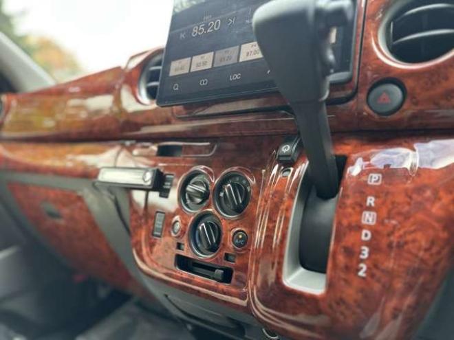 キャラバンNV350 2.5 DX スーパーロングボディ ワイド ハイルーフ ディーゼルターボ 4WD　キャンピングカー　ソーラー充電&走行充電　バッテリーモニター　ツインサブバッテリー　FFヒーター　冷蔵庫　電子レンジ　後席モニター　ETC　換気扇　社外アルミ 2500
