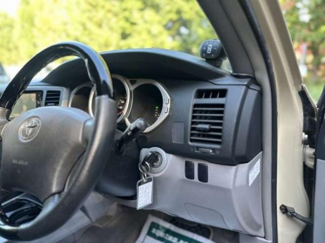 ハイラックスサーフ2.7 SSR-X アメリカンバージョン 4WD コンビハンドル 社外ナビ バックカメラ ETC 社外スターター 社外ヘッドライト シートカバー パワーウィンドウ パワステ 純正アルミ ABS キーレス 社外テール 社外グリル 2700