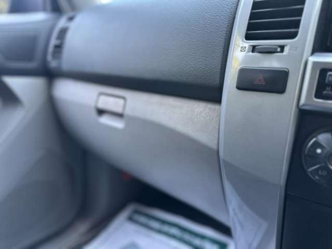 ハイラックスサーフ2.7 SSR-X アメリカンバージョン 4WD コンビハンドル 社外ナビ バックカメラ ETC 社外スターター 社外ヘッドライト シートカバー パワーウィンドウ パワステ 純正アルミ ABS キーレス 社外テール 社外グリル 2700