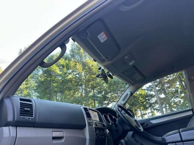 ハイラックスサーフ2.7 SSR-X アメリカンバージョン 4WD コンビハンドル 社外ナビ バックカメラ ETC 社外スターター 社外ヘッドライト シートカバー パワーウィンドウ パワステ 純正アルミ ABS キーレス 社外テール 社外グリル 2700