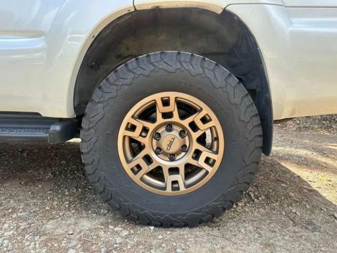 ハイラックスサーフ2.7 SSR-X リミテッド 4WD リフトアップ/社外ナビ/PS/PW/AW/Bカメラ 2700